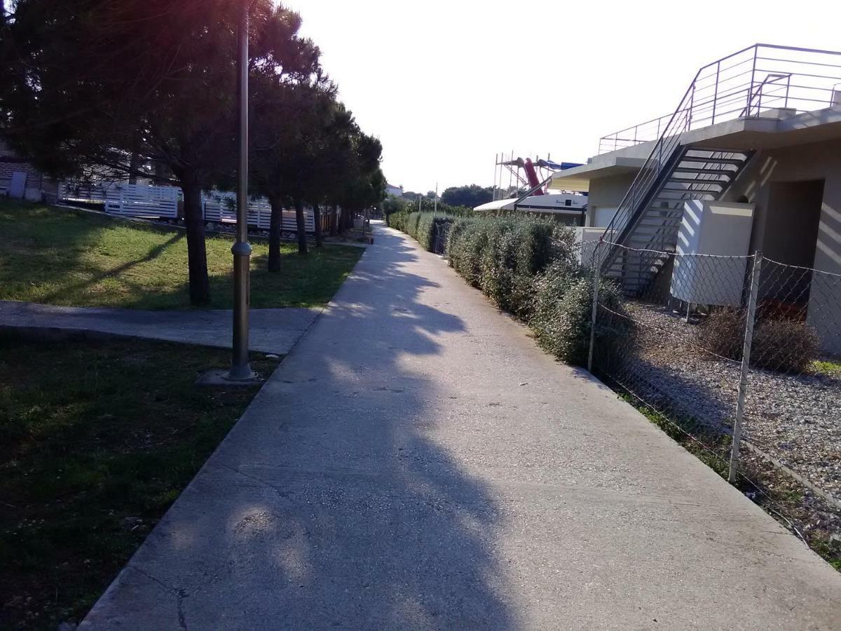 Apartmani Vesna Supetar Bagian luar foto